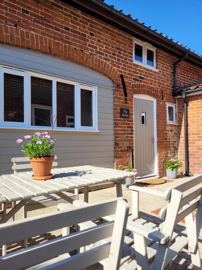 Entire 2 Bed Coach House In Peaceful Norfolk Village Pulham Экстерьер фото