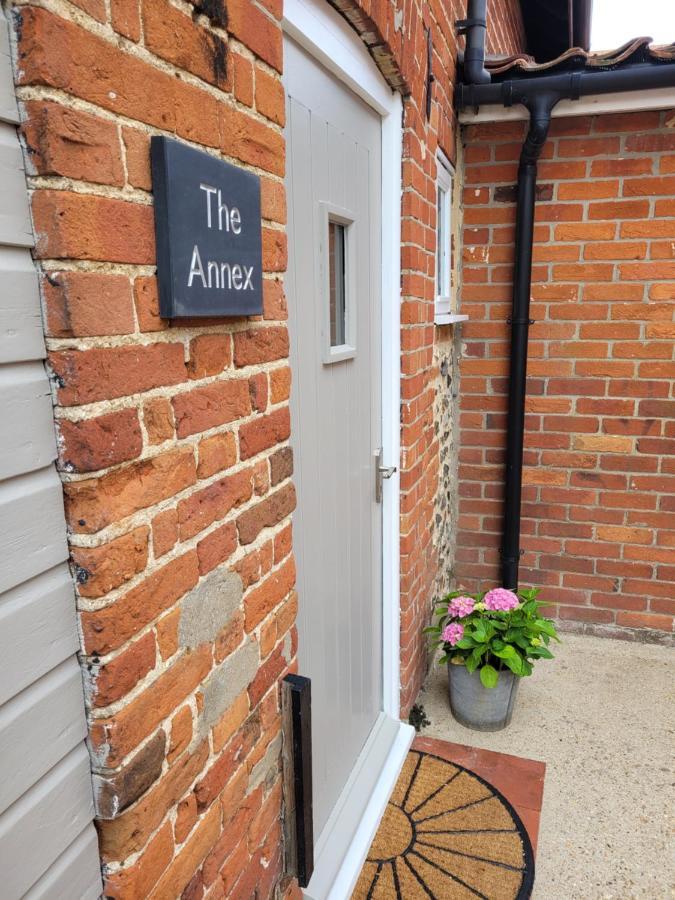Entire 2 Bed Coach House In Peaceful Norfolk Village Pulham Экстерьер фото